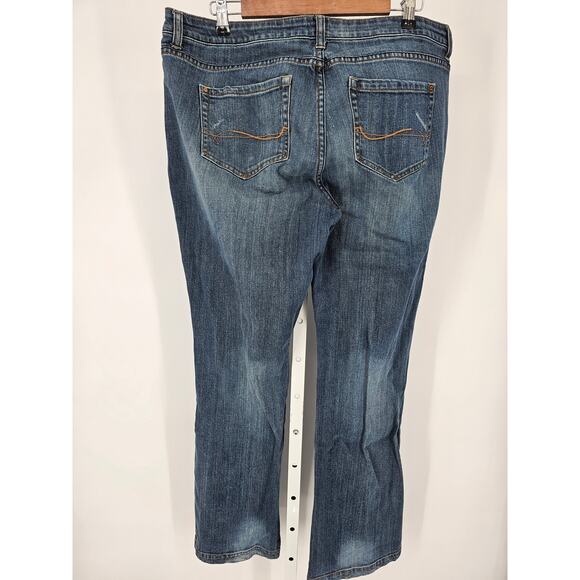 Hillard & Hanson Womens Sz 16 Bootcut Blue Jeans Medium Wash - Picture 2 of 5
